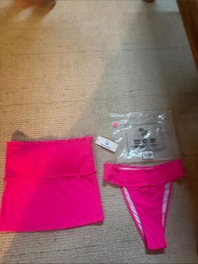 Women’s Hot Pink Ruffle tankini set - Beach Sissi -NWT